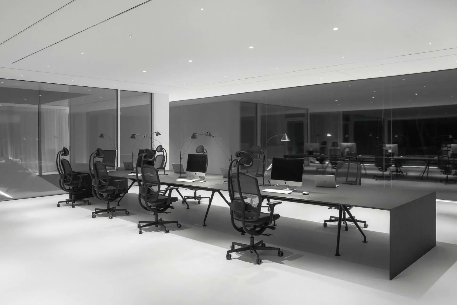 Drehstuhl AluMedic Black