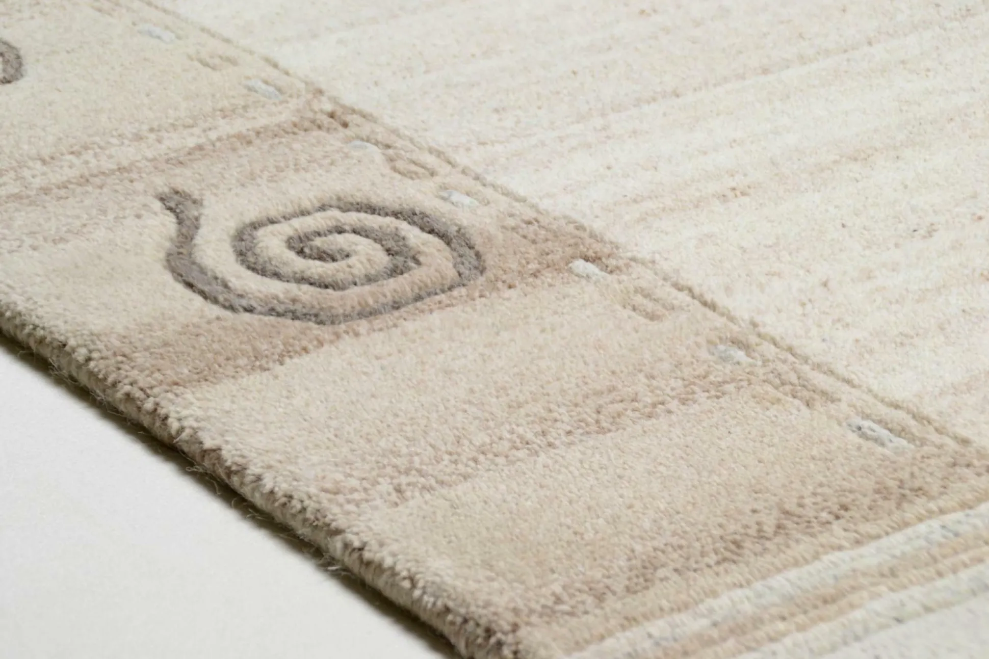 Teppich NAKARTA beige